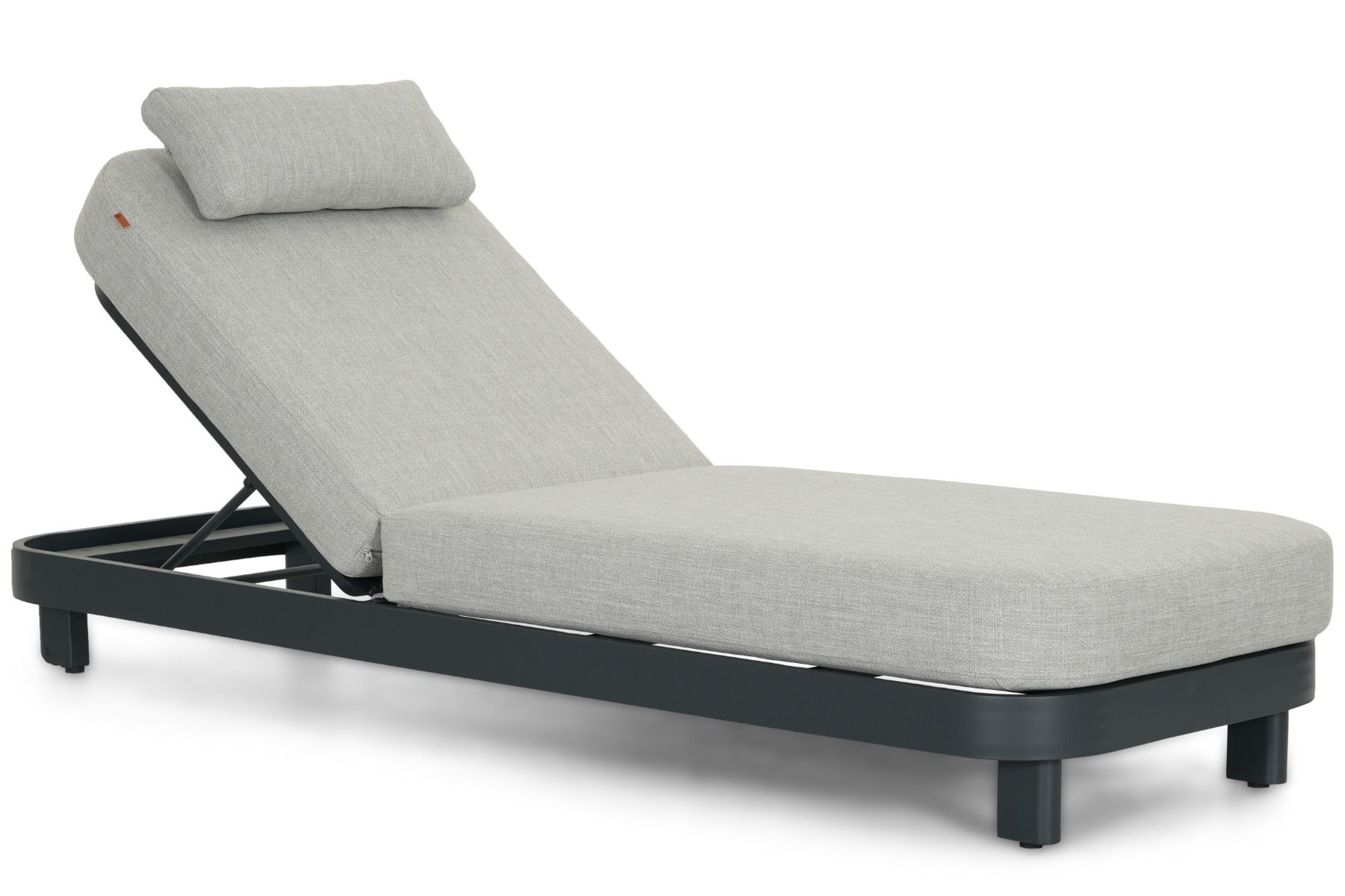 Santika Nanda ligbed