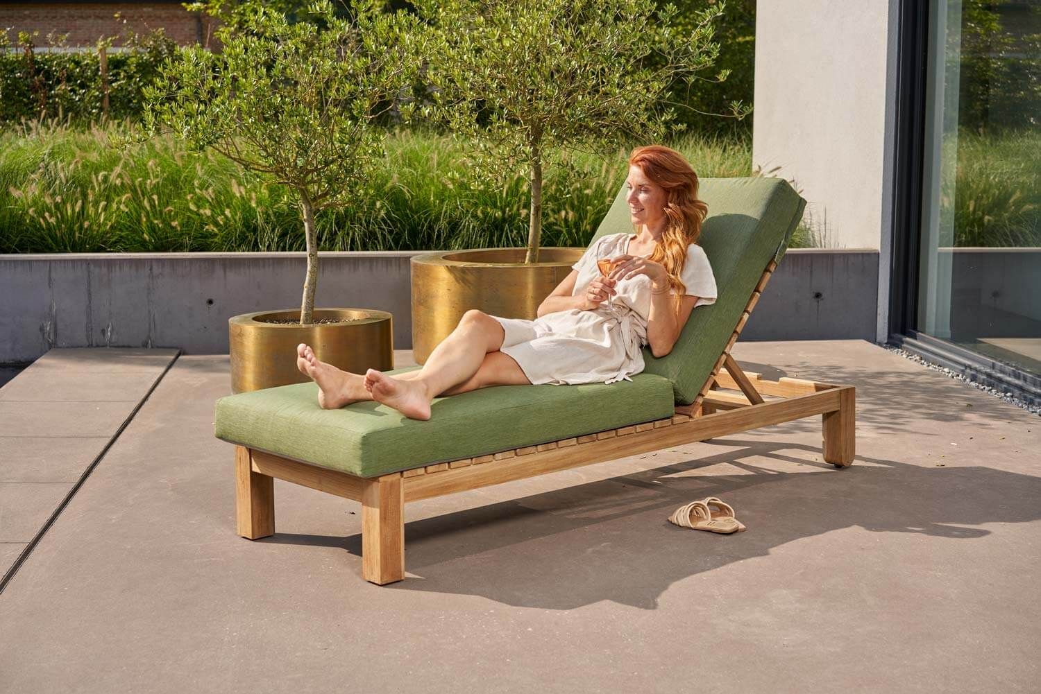 Santika Arlington lounger met antraciet kussen