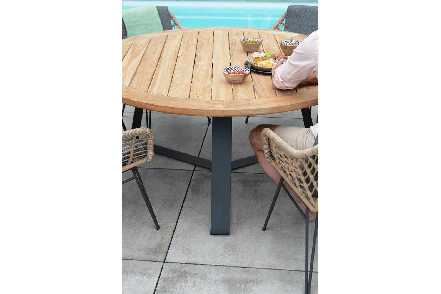4 Seasons Outdoor Basso teak tuintafel 130 cm