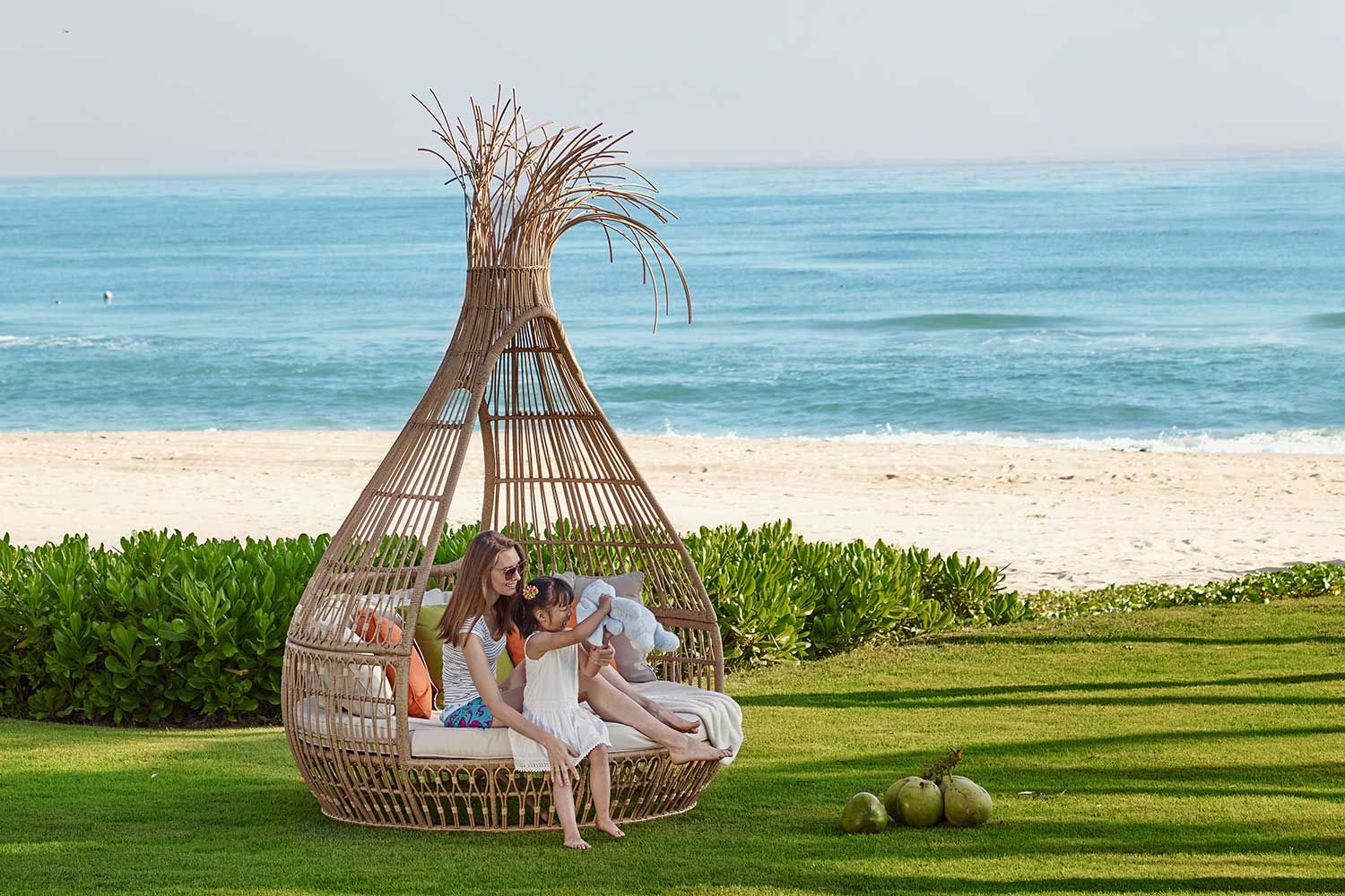 Coco Resort daybed