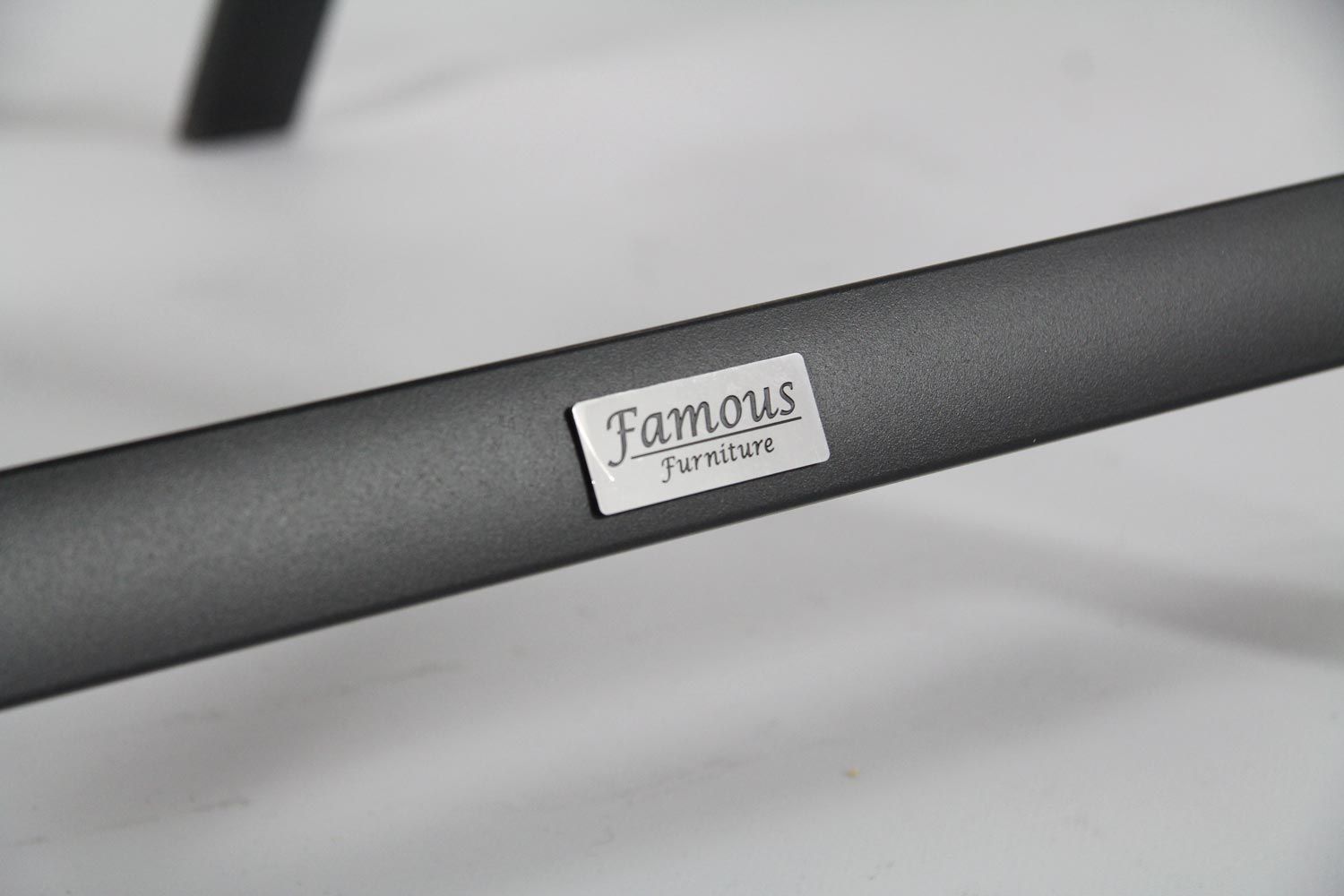 Famous Furniture Deluxe standenstoel