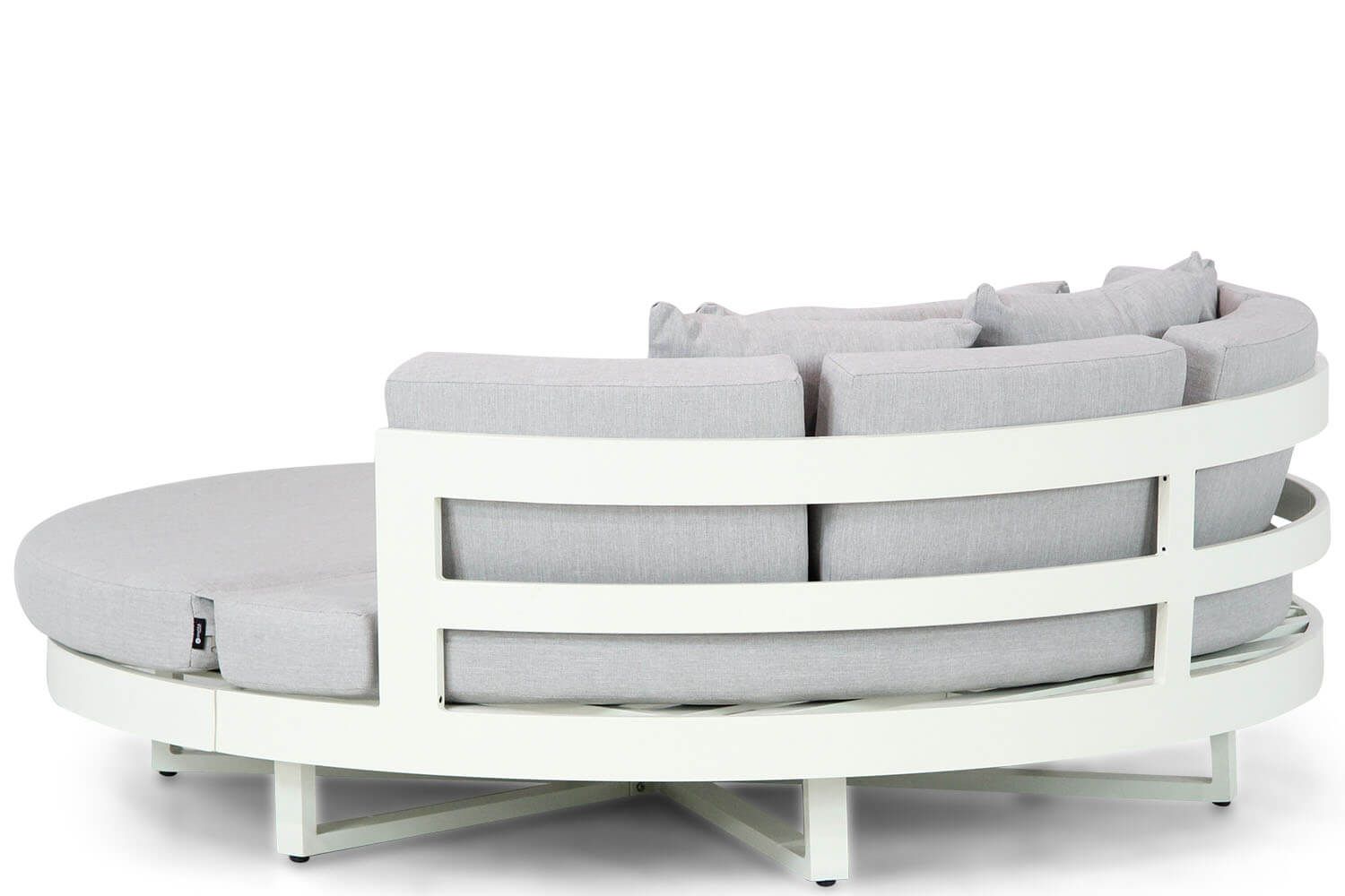 Santika Lakeview daybed wit thumbnail