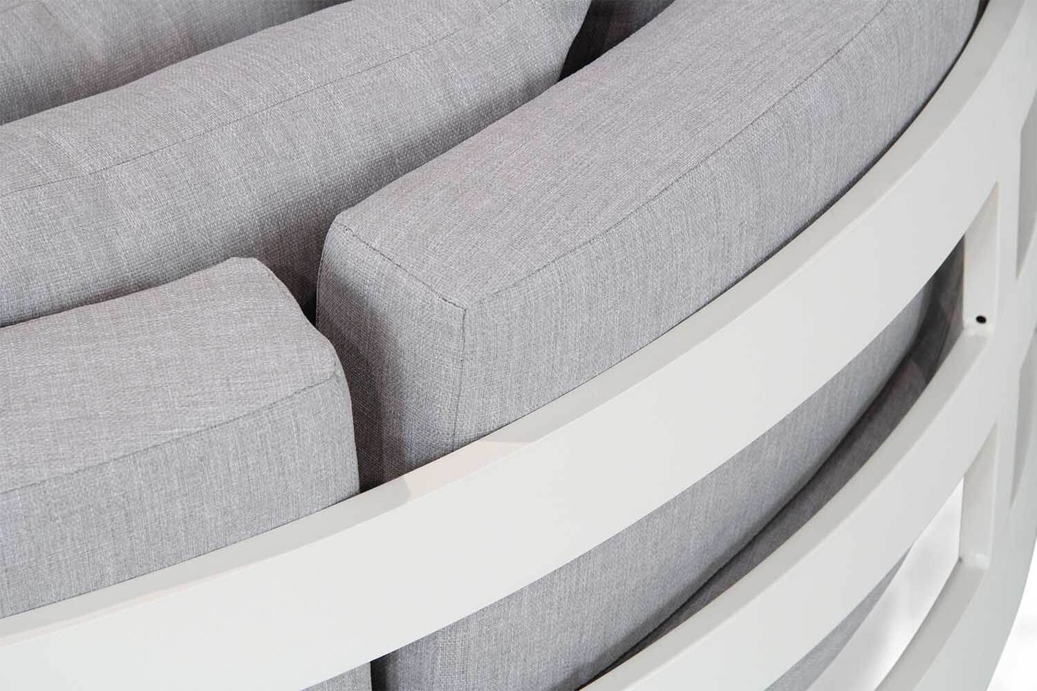 Santika Lakeview daybed wit thumbnail