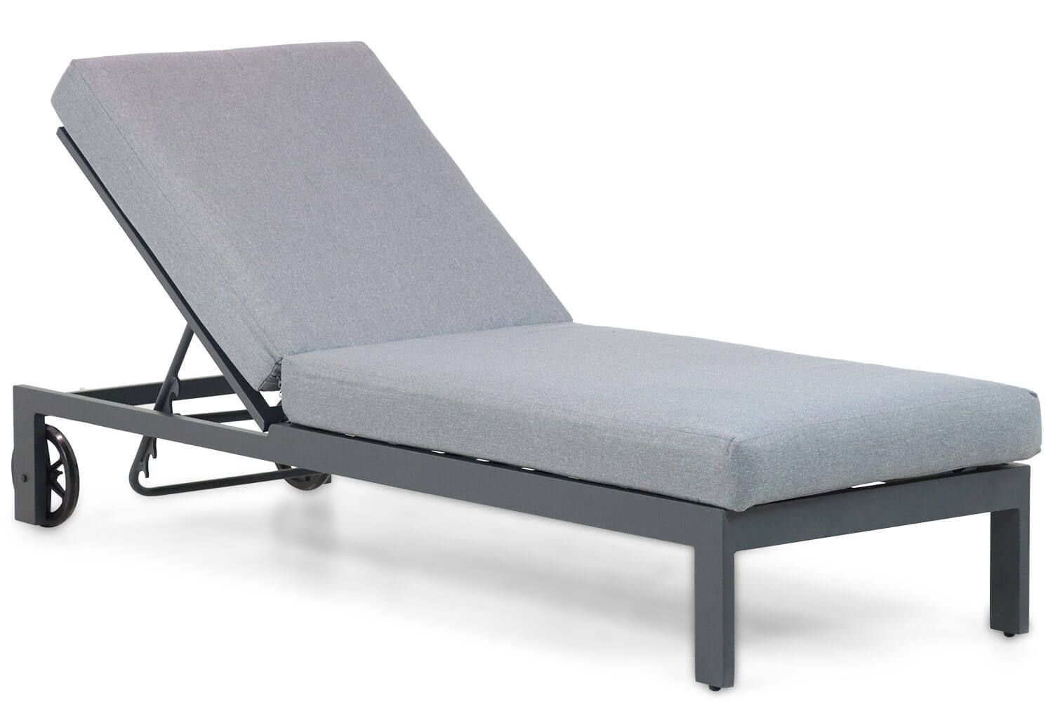 Santika Mulsanne lounger
