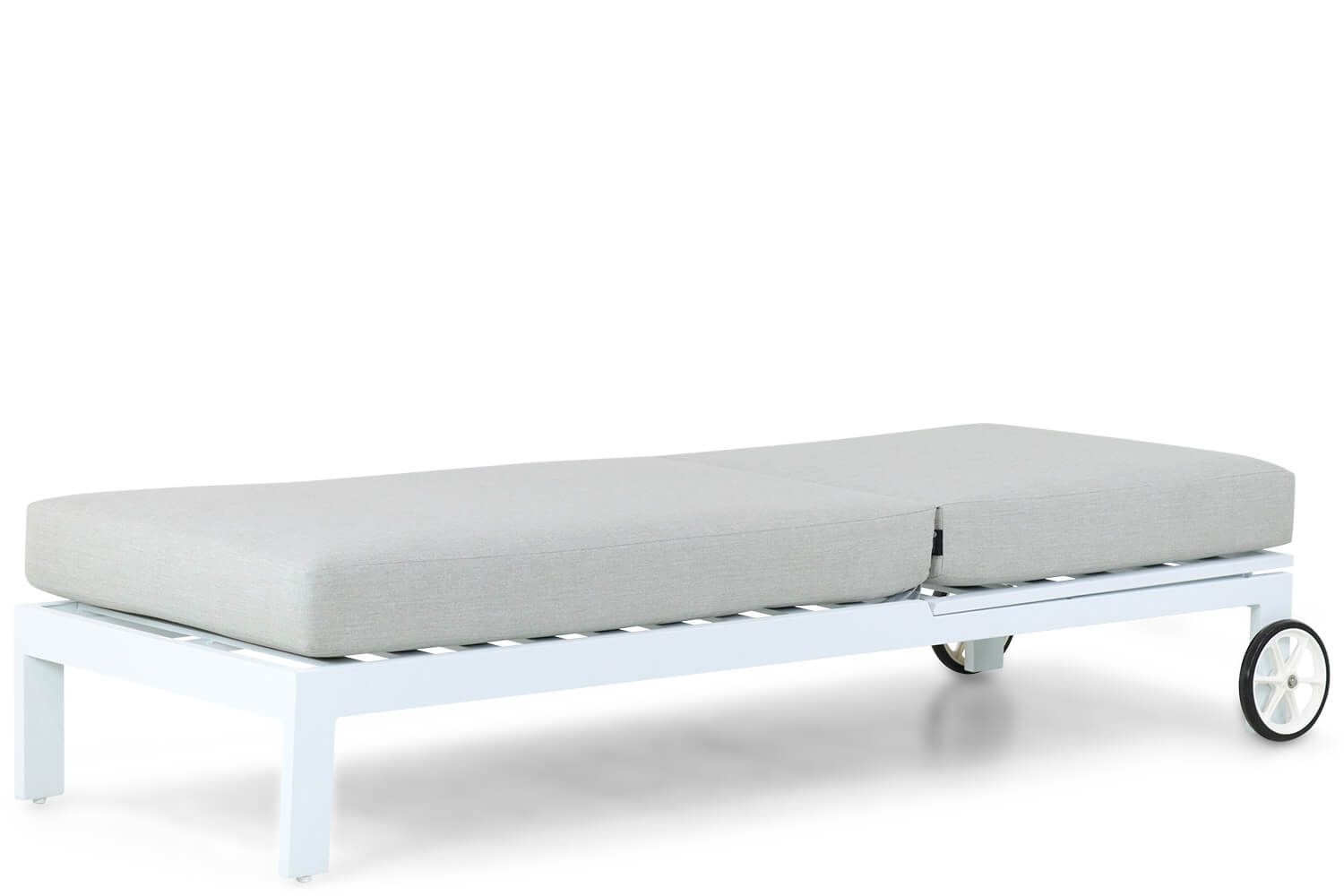 Santika Mulsanne lounger thumbnail