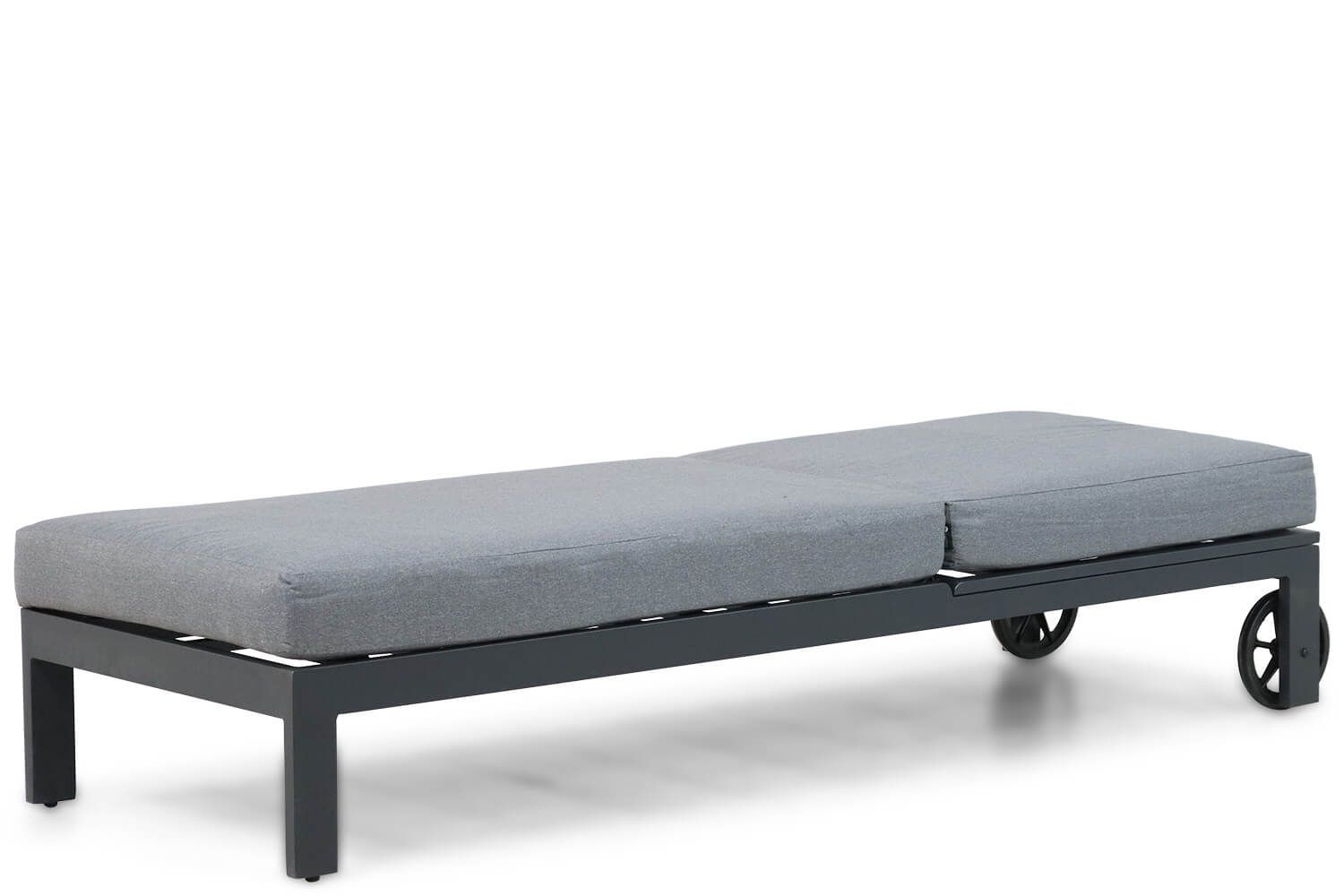 Santika Mulsanne lounger thumbnail