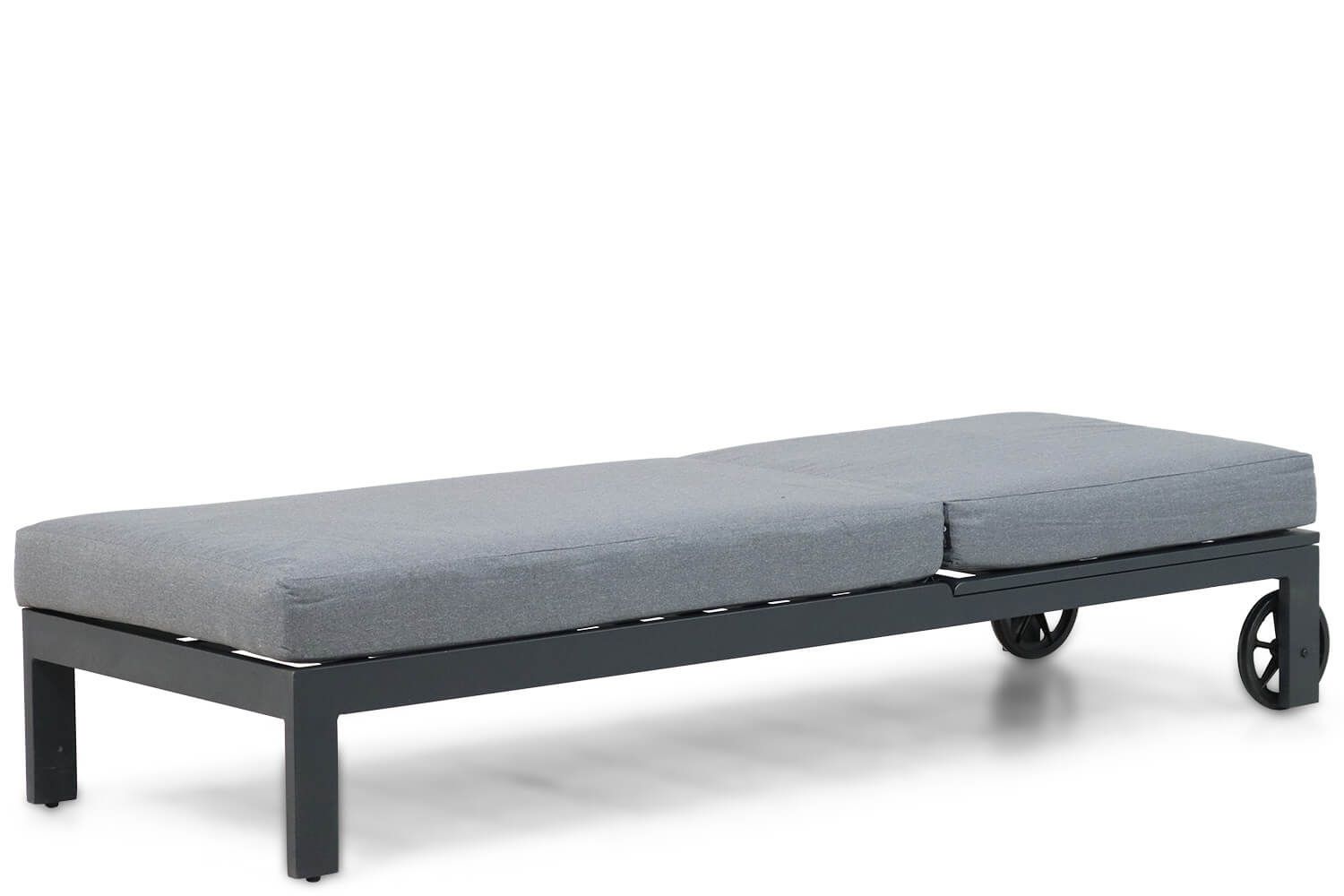 Santika Mulsanne lounger