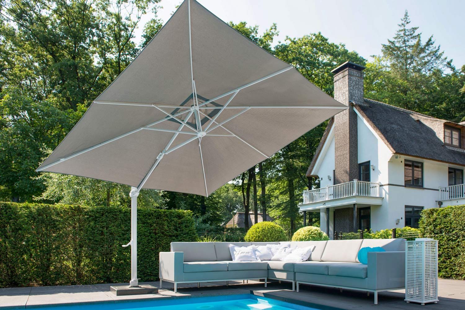 4 Seasons Siesta parasol met wit frame