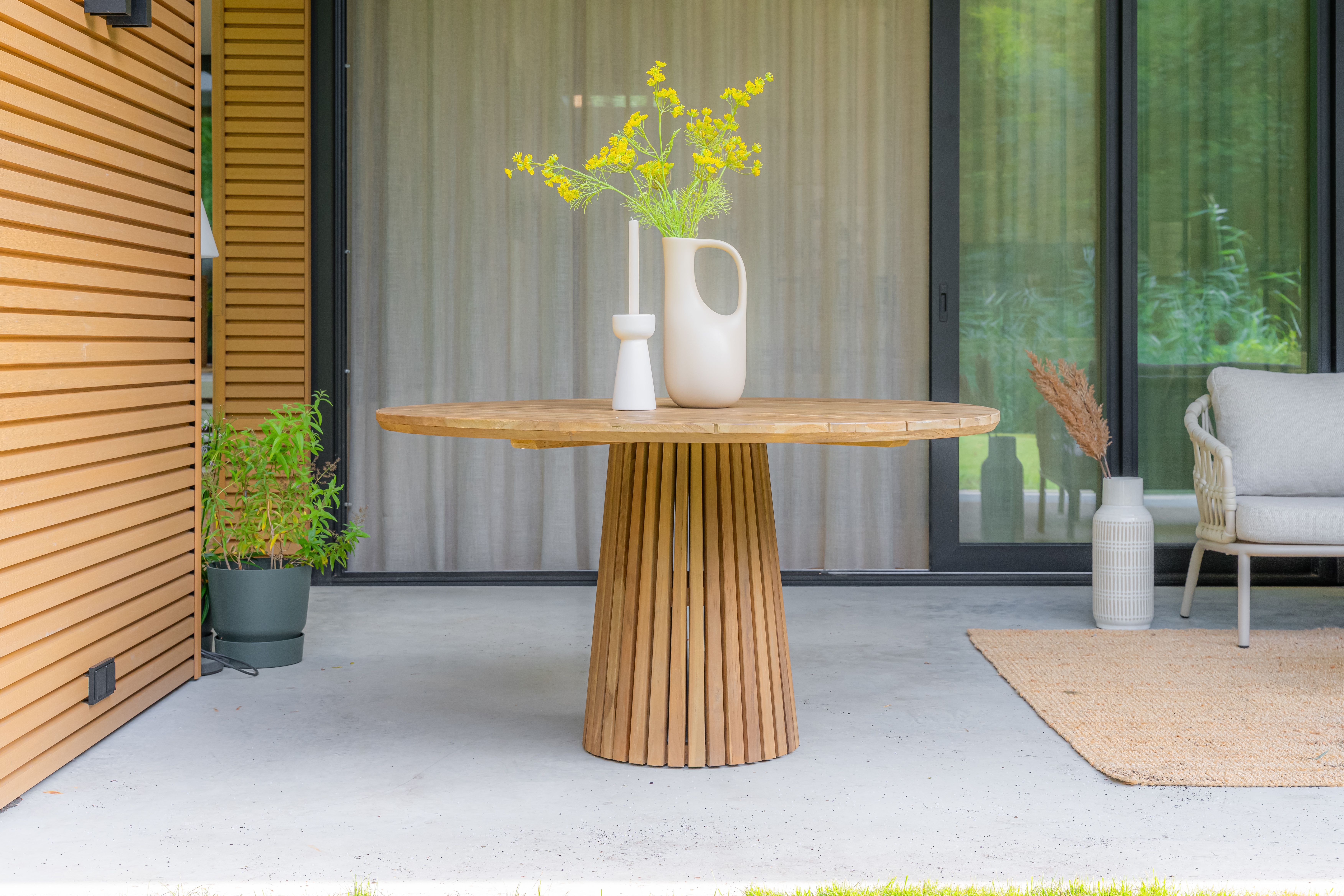 Teakhout tuintafel - vooraanzicht