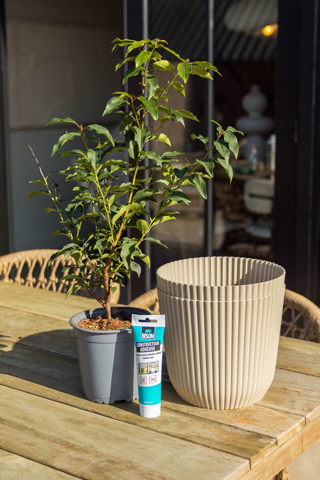 Bloempot van twee potten maken