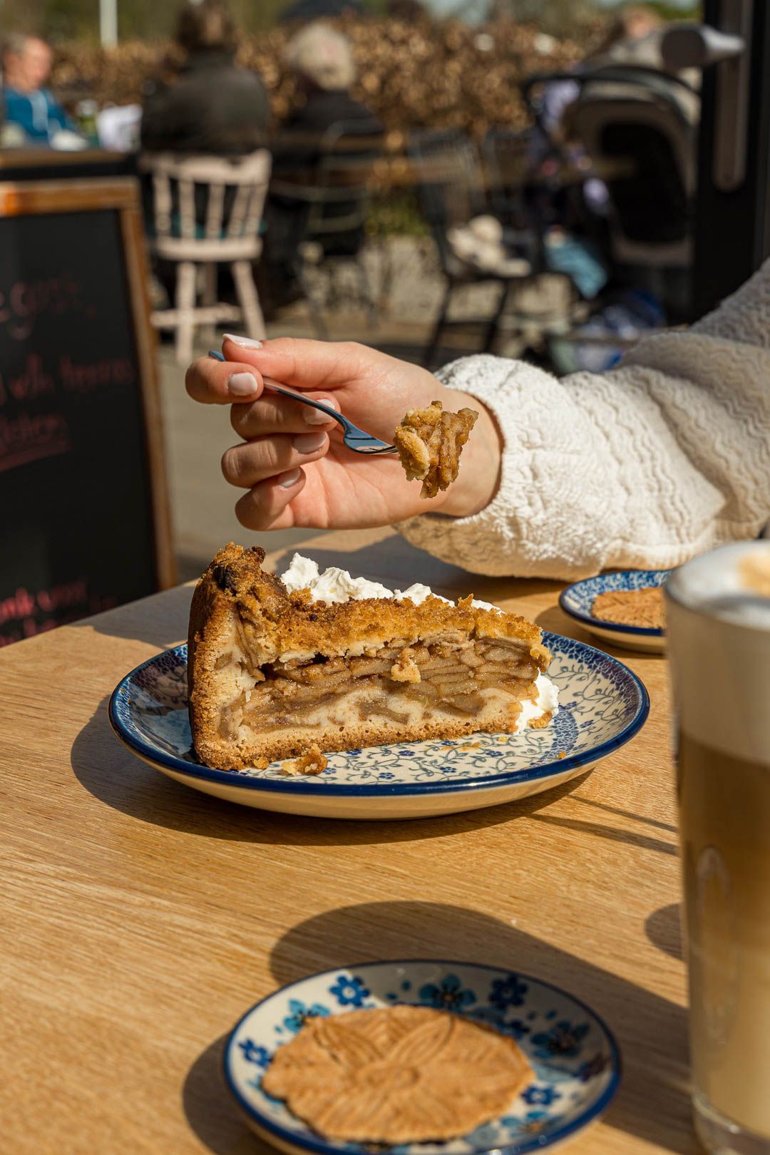 Appeltaart bij de Landwinkel in de buurt van Elst