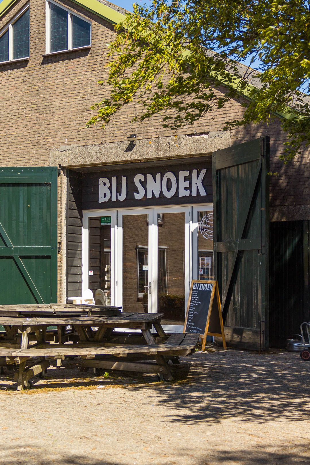 De ingang van Bij Snoek in Teteringen