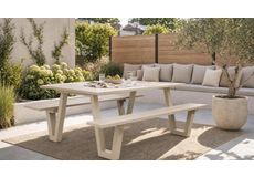 Houten tuin picknicktafel met twee bijpassende banken en wit frame, moderne tuintafel set voor terras of tuin