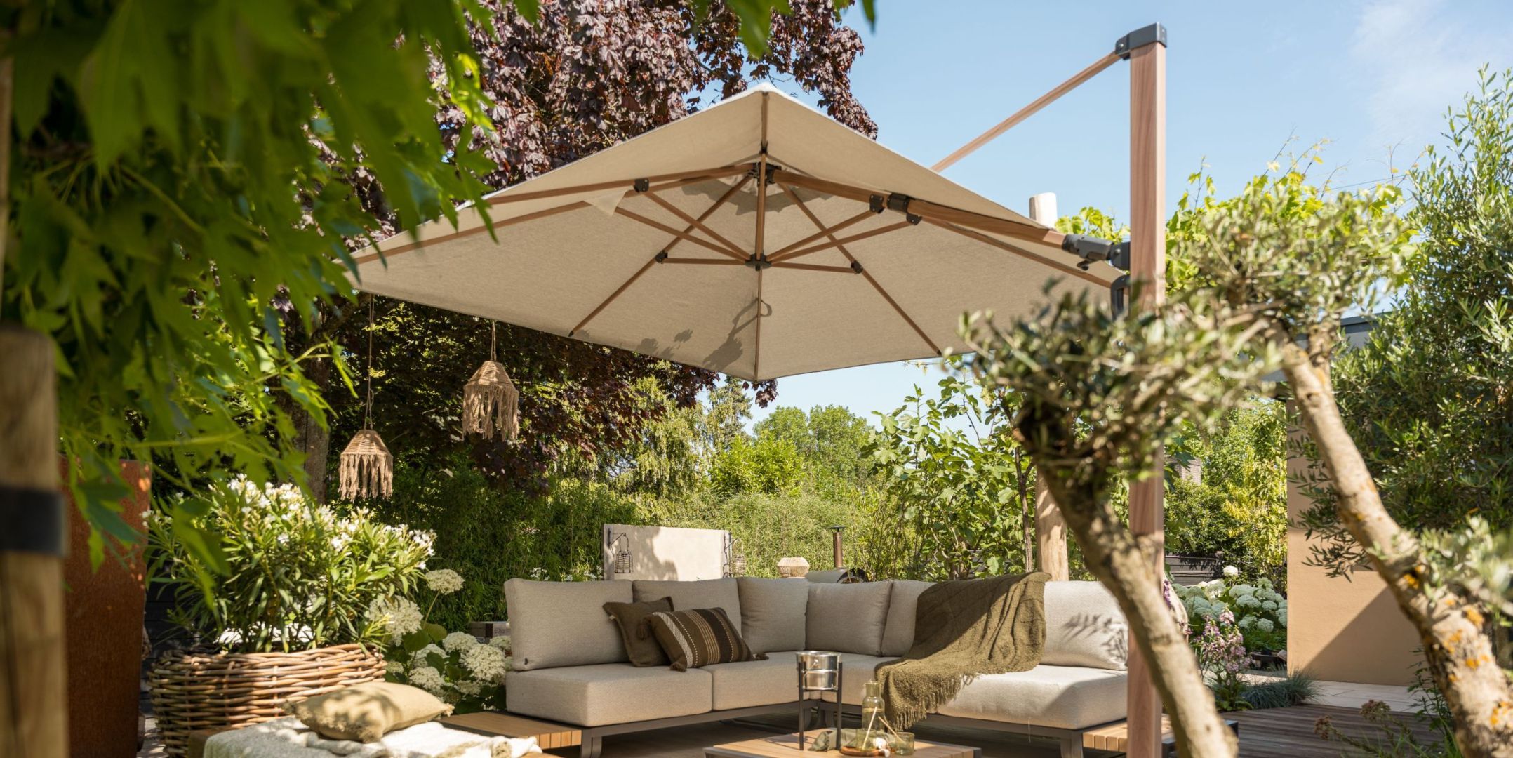 Showroomopstelling met parasol