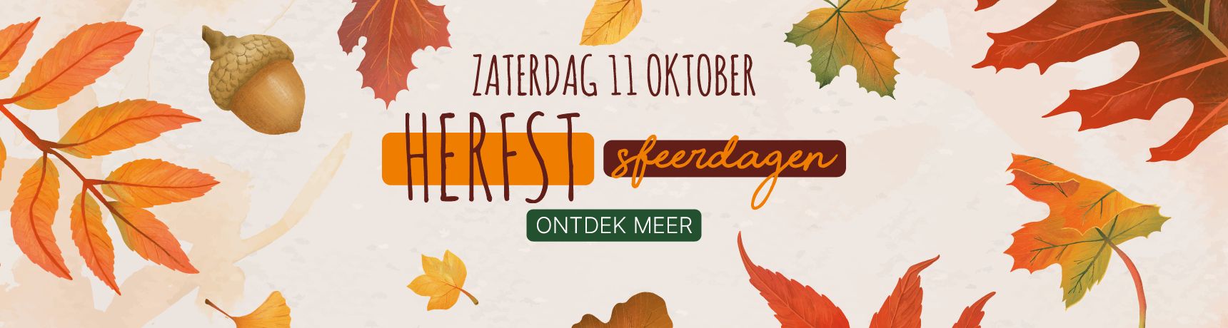Vooraanzicht van een groep mensen op een loungeset onder een houten overkapping tijdens de Summer Sale met korting tot 50%