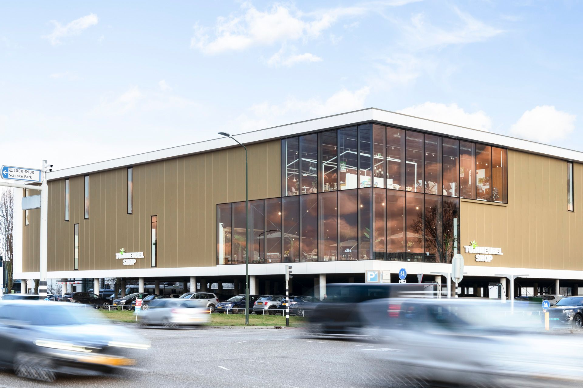 Vooraanzicht van Tuinmeubelshop Eindhoven Experience Store XXL