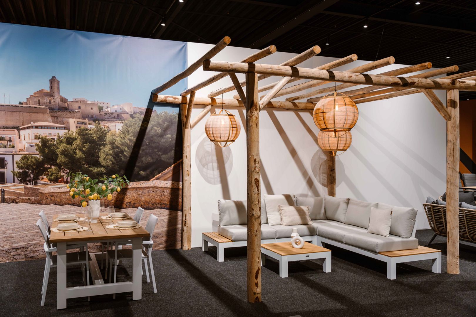 Sfeervolle impressie van een Tuinmeubelshop Experience Store XXL