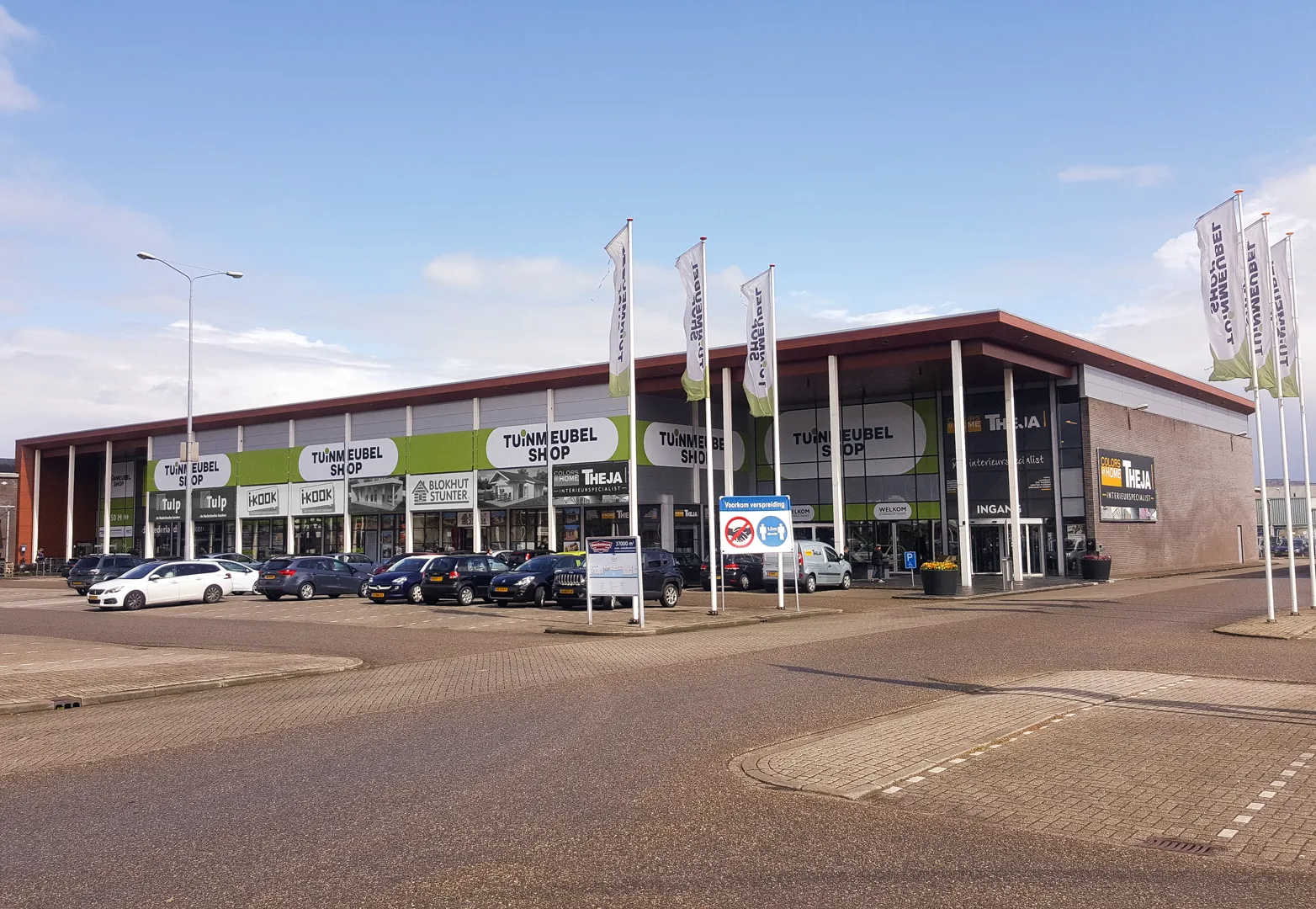 Tuinmeubelshop Experience Store XXL Veenendaal – voorzijde pand